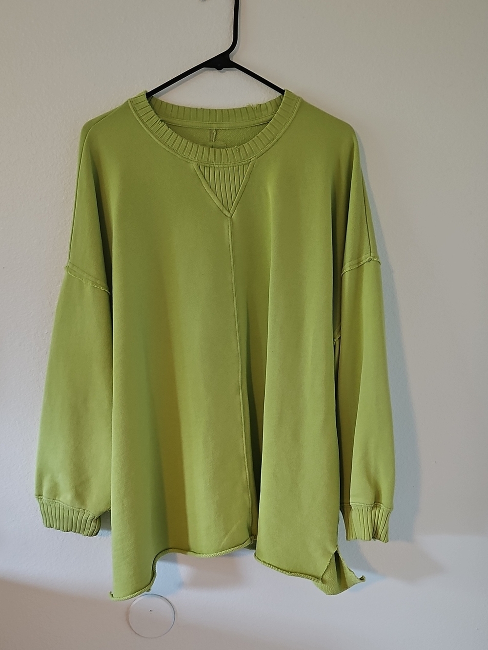 ●●AERIE LIME GREEN DISTRESSED OVERSIZED SWEATSHIRT EUC S.L●●